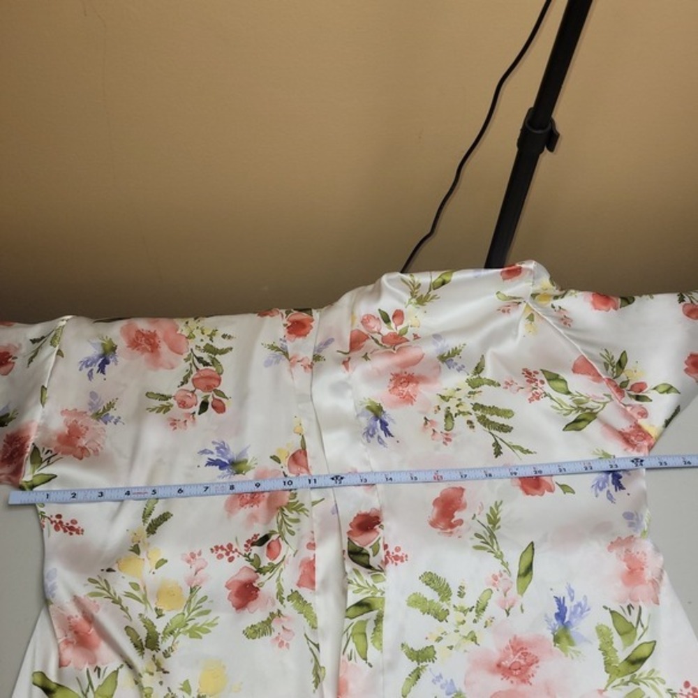 Apt. 9 Floral Robe Womens L Pink‎ Satin Kimono Lace Trim Lightweight Belt Read - Picture 7 of 10